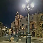 Townhouse With Incredible Views Of Mt Etna *