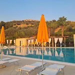 Townhouse With Incredible Views Of Mt Etna Mineo